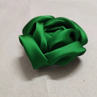 Fleurs de satin vintage vertes faites à la main pour les accessoires de vêtements de corsage de dame de cheveux avec des fleurs de tissu