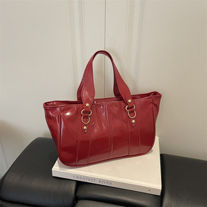 Sac à dos en cuir PU style moto rétro Maillard de style européen pour femme, nouveau modèle 2026, tendance et grande capacité - Product Image 3