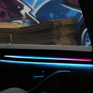 Éclairage d'ambiance de voiture RHD de haute qualité, fabriqué en matériau PC ignifuge avec revêtement résistant aux UV pour éviter le jaunissement - Product Image 1