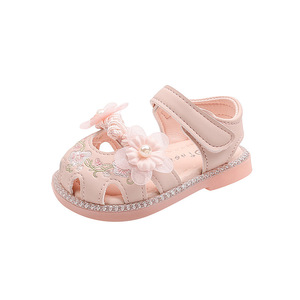 Nouvelles sandales brodées pour bébé princesse, chaussures de marche à semelle souple, sandales Baotou pour tout-petits, sandales d'extérieur pour filles - Product Image 5