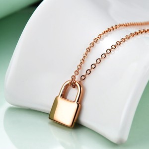 สร้อยคอพร้อมกุญแจสแตนเลสขนาด 12 มม. ขัดเงาเคลือบทอง 18K เหมาะสำหรับใส่ทุกวัน ของขวัญเครื่องประดับ - Product Image 3