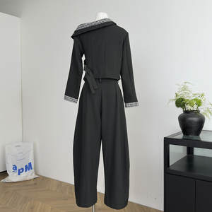 Ensemble deux pièces haut et pantalon haut de gamme <span class=keywords><strong>Youni</strong></span>, style coréen original, à carreaux, manches longues, coupe asymétrique à l'épaule, taille ajustée - Product Image 3