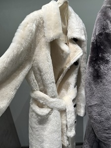 Nuovo Cappotto Invernale da Donna con Collo Rovesciato, Lungo <span class=keywords><strong>Trench</strong></span> in Pelliccia di Lana Teddy con Cintura - Product Image 3