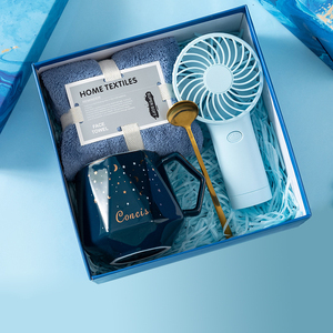 Nuevo producto Idea 2025, conjunto de regalo de día para mujer, Mini ventilador con paraguas, botella de agua, juego de toallas, caja de regalo para mujer/ - Product Image 2