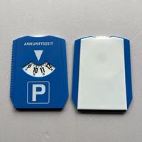 Draagbare parkeertimer van plastic voor buitengebruik, met weergave van aankomsttijd.