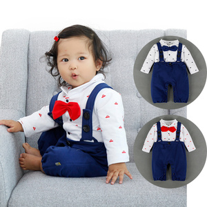Vêtements pour bébés garçons en gros : Barboteuse bio avec cravate, designs élégants - Product Image 1