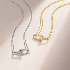 Collana in Argento Sterling S925 con Moissanite 0.5 CTW, Stile Spilla di Sicurezza, Pendente Scintillante con Pavé Completo, Placcato Oro 14K Rodiato, Certificato GRA - Product Image 4