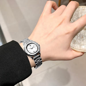 Reloj de Pulsera de Cuarzo para Mujer, Diseño de Moda, con Estrellas de Circonio, Lujoso, Celestial, de Acero Inoxidable, Resistente al Agua - Product Image 4