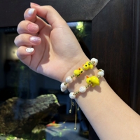 Collier ras-de-cou perlé tendance avec breloque canard jaune de dessin animé, plaqué or 18 carats, et ensemble de bijoux bracelet en perles d'eau douce pour femme