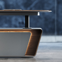 Bureau de direction moderne réglable en hauteur, bureau de direction de luxe en placage de frêne avec éclairage LED et gestion des câbles