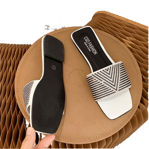 2024 nueva moda fondo plano versión coreana red rojo Rhinestone sandalias de moda Zapatos y sandalias de lujo - Product Image 4