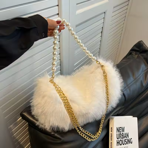 Bolsos de mano de felpa para mujer, elegantes y modernos, con cadena de perlas, informales, de felpa, de color sólido, para dama. - Product Image 1