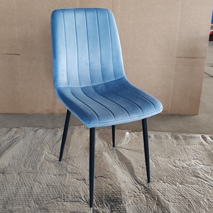 Vendita calda di <span class=keywords><strong>sedie</strong></span> da pranzo <span class=keywords><strong>colorate</strong></span> da <span class=keywords><strong>cucina</strong></span> in velluto tessuto sedia da pranzo con gambe in metallo nero - Product Image 1
