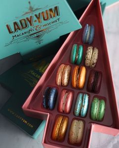 Boîte cadeau de luxe pour macaron et chocolat Boîte d'emballage en papier personnalisée avec insertion pour boulangerie, confiserie Emballage cadeau de qualité supérieure - Product Image 4