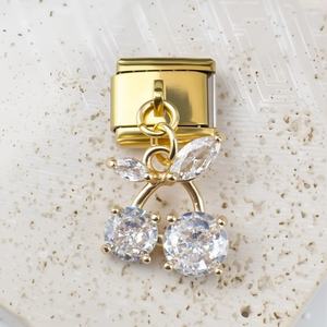 Pulsera DIY de Acero Inoxidable Italiano de Venta Caliente con Colgante de Frutas (Cereza, Fresa) y Estilo de Moda con Abalorios de Costura Libre para Venta Transfronteriza - Product Image 3