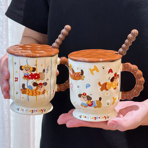 Taza de cerámica Byra con diseño de Dachshund, con tapa y cuchara, diseño de dibujos animados, para uso en la oficina y el hogar, regalo para parejas y chicas - Product Image 3