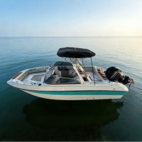 Bateau de sport à grande vitesse, bateau rapide pour passagers, bateau de ski nautique
