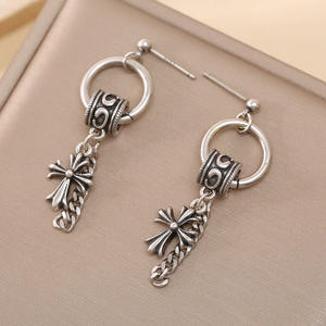 Pendientes <span class=keywords><strong>de</strong></span> Cruz Estilo <span class=keywords><strong>CH</strong></span>, <span class=keywords><strong>Aros</strong></span> Colgantes Vintage en <span class=keywords><strong>Oro</strong></span> y Plata Desgastados, Joyería Gótica Unisex - Product Image 3