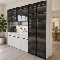 Buffet moderne gris avec portes vitrées, éclairage LED, plateau en marbre et étagères ouvertes pour cuisine, salle à manger, salon et maison