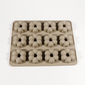 Molde de Silicona TangChu con Forma de Donut Floral para Pasteles, Postres de Gelatina y Diseños Creativos de Repostería - Product Image 3