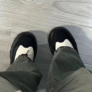 2024 printemps nouveaux hommes chaussures de sport grande taille semelles épaisses respirant blanc <span class=keywords><strong>planche</strong></span> à <span class=keywords><strong>pain</strong></span> plate-forme chaussures de marche doux pour hommes femmes - Product Image 1