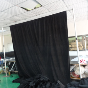 ฉากหลังงานเลี้ยงแบบยืดหดได้พร้อมท่อปรับระดับและผ้าม่าน - Product Image 1