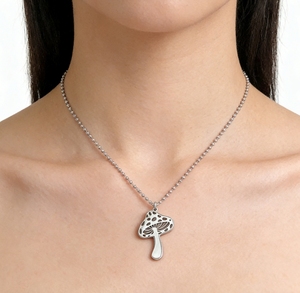 Collar de Mini Hongo de la <span class=keywords><strong>Suerte</strong></span> en Acero Inoxidable de Inspire Jewelry, un Símbolo de Nuevas Comenzadas, Buena <span class=keywords><strong>Salud</strong></span> <span class=keywords><strong>y</strong></span> Buena <span class=keywords><strong>Suerte</strong></span> - Product Image 2