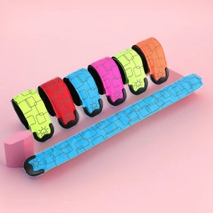 Led Glow Vòng đeo tay ánh sáng lên Slap Ban nhạc cổ tay thời trang ban đêm an toàn thể thao có thể điều chỉnh phản xạ <span class=keywords><strong>armband</strong></span> chiếu sáng LED dây đeo cổ tay - Product Image 4