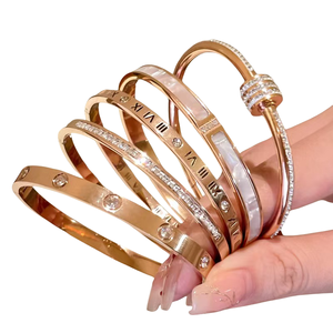 Bracelet Doré pour Femme, Bijou en Titane Plaqué Or 18K, Étanche, Antirouille et Inaltérable, <span class=keywords><strong>Bijoux</strong></span> de Couple Homme et Femme - Product Image 1