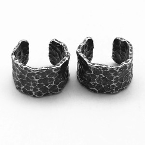 Yunnique Boucles d'oreilles à la mode en acier titane, motif géométrique noir, pour hommes et femmes, aucun piercing requis - Product Image 5