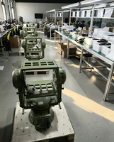 Plateforme de rotation industrielle robuste avec support cardan pour caméra thermique de précision et systèmes optiques longue portée