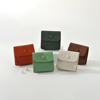 Pochette à bijoux en microfibre douce multicolore de haute qualité avec bouton-pression pour bagues, boucles d'oreilles, petits cadeaux, emballage de vente au détail