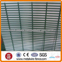 Clôture de sécurité 358 haute sécurité à prix d'usine, système de clôture périmétrique d'aéroport en treillis soudé anti-coupure avec revêtement PVC