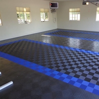 Dalles de sol de garage en PP emboîtables colorées 40*40*1.8cm, revêtement modulaire rigide en plastique pour atelier de detailing automobile