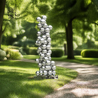 Sculpture sphérique décorative en acier inoxydable poli finition miroir pour cour de villa extérieure BLVE