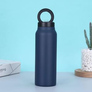 Bouteille d'eau sport isotherme à double paroi de 24 oz avec couvercle magnétique pour téléphone - Product Image 4