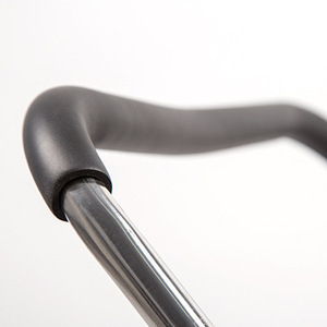 Déambulateur à roulettes Kbei K en acier inoxydable pliable et rembourré pour la réadaptation des personnes âgées - Product Image 1