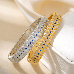 Bracelet en diamant or et argent avec pierres latérales en saphir, empilable, bijoux unisexes, cadeau - Product Image 4