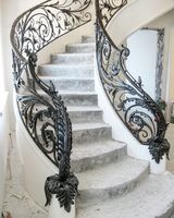 Escalier incurvé en marbre pour intérieur de maison, escalier incurvé en pierre naturelle, escalier en marbre blanc, grand escalier