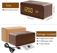 Horloge de bureau tendance en bambou et bois blanc pour maison intelligente avec affichage de la température intérieure, 3 alarmes et calendriers pour usage au bureau