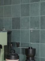 Carreaux de porcelaine brillants carrés émaillés de conception populaire 1200X600 pour salle de bain mur petite salle de douche