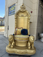 Chaise de trône en or de style rococo fabriquée à la main de grandes chaises de trône du roi lion royal à dossier haut