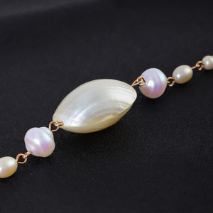Elegante Pulsera de Perlas de Concha <span class=keywords><strong>para</strong></span> Mujer, Pulsera Delicada de Perlas Cultivadas Chapadas en Oro Minimalista, Joyería de Moda Versátil <span class=keywords><strong>para</strong></span> Regalo - Product Image 4
