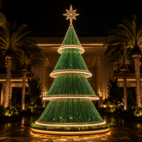 Großer Grüner Mehrstufiger Runder Präsentationsturm für Einkaufszentrum-Eingang Wasserdichtes 3D Riesen-LED Weihnachtsbaum-Motiv-Licht