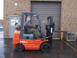 最高品質の<span class=keywords><strong>HELI</strong></span> 7トン大型ディーゼルフォークリフトCPCD70（ソリッドタイヤ付き） - Product Image 1