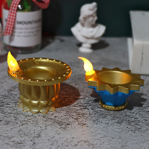 Lampe à huile flottante Diya pour l'extérieur, décoration lumineuse pour le festival Deepavali, capteur d'eau, blanc chaud, en cuivre - Product Image 5
