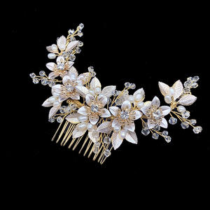 RE3739 Nouvelle conception, peigne à <span class=keywords><strong>cheveux</strong></span> de mariée en perles d'eau douce faites à la main, fleur, strass, cristal, accessoire de <span class=keywords><strong>cheveux</strong></span> de <span class=keywords><strong>mariage</strong></span> - Product Image 6