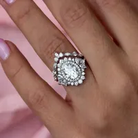 Bagues élégantes pour femmes Noble Lady bijoux en laiton Zircon brillant accessoires de luxe pour la cérémonie d'anniversaire de fiançailles