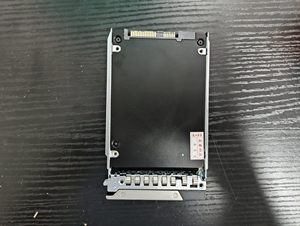 PM1643A 1.92TB SAS 12Gbps Enterprise SSD MZ-ILT1T9C untuk Penyimpanan ME4/ME5 Tersedia dalam Stok MOQ 1 - Product Image 4