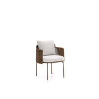 Ensemble table à manger et chaises en teck pour une utilisation intérieure et extérieure pour le sous-sol de la ferme, l'hôpital, la plage et le jardin.